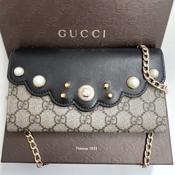 ❌SOLD❌ GUCCI WALLET ON CHAIN